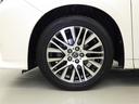 純正アルミホイールが車の雰囲気を引き立てますね！