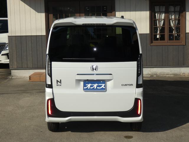 Ｎ－ＢＯＸカスタム ベースグレード　純正８インチナビ（8枚目）