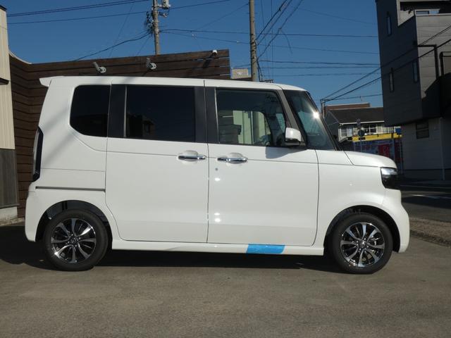 Ｎ－ＢＯＸカスタム ベースグレード　純正８インチナビ（9枚目）