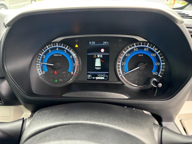 デリカミニ Ｇ　プレミアム　三菱純正９型ディスプレイオーディオ　全方位モニター　クラッツィオシートカバー（18枚目）