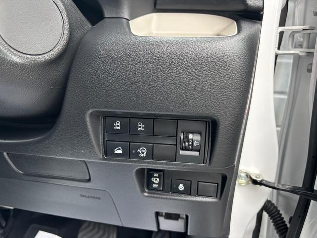 デリカミニ Ｇ　プレミアム　三菱純正９型ディスプレイオーディオ　全方位モニター　クラッツィオシートカバー（19枚目）