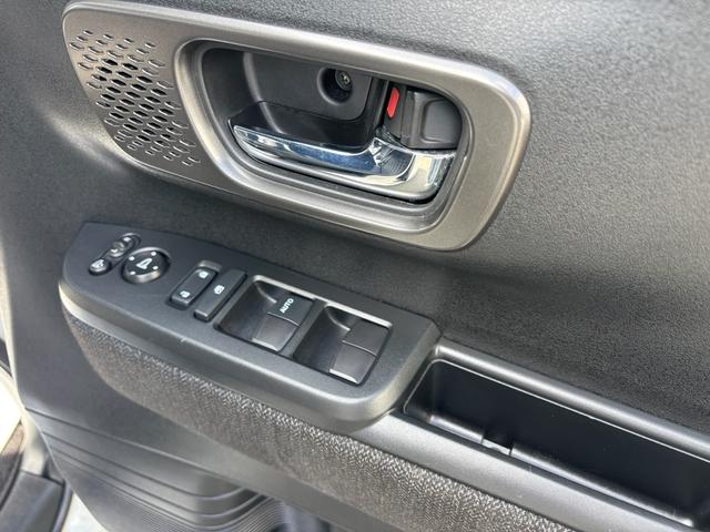 Ｎ－ＢＯＸカスタム ベースグレード　ワンオーナー　ホンダセンシング　ホンダ純正ナビ付　両側オアワースライドドア　運転席助手席シートヒーター　クラッツィオシートカバー（14枚目）