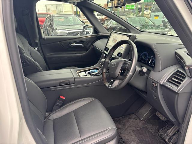 第３者立場の日本自動車鑑定協会（ＪＡＡＡ）の鑑定師が一台一台、内装・外装・機関・骨格を細部まで鑑定をしています。