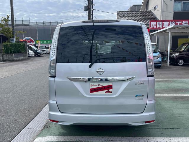 セレナ ハイウェイスター　Ｓ－ハイブリッド　ＥＴＣ　バックカメラ　ナビ　ＴＶ　オートクルーズコントロール　両側スライド・片側電動　オートライト　ＨＩＤ　スマートキー　電動格納ミラー　３列シート　ウォークスルー　ＣＶＴ　アルミホイール　ＣＤ（17枚目）