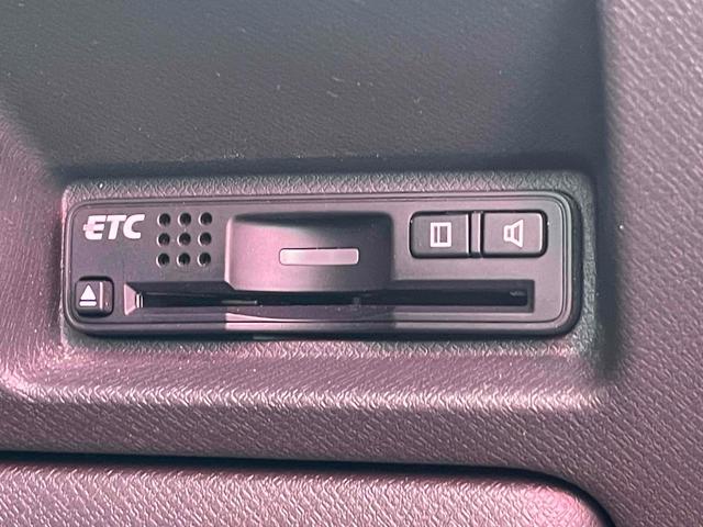ステップワゴン Ｇ　インターナビＥセレクション　ＥＴＣ　バックカメラ　ナビ　ＴＶ　オートクルーズコントロール　両側電動スライドドア　ＨＩＤ　スマートキー　アイドリングストップ　電動格納ミラー　３列シート　ＣＶＴ　ＣＤ　ＵＳＢ　盗難防止システム（12枚目）