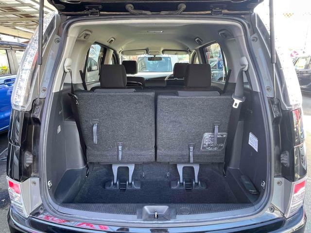 アイシス プラタナ　ＥＴＣ　バックカメラ　ナビ　両側スライド・片側電動　スマートキー　電動格納ミラー　３列シート　ウォークスルー　ＣＶＴ　アルミホイール　ミュージックプレイヤー接続可　盗難防止システム　衝突安全ボディ（19枚目）