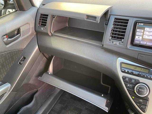 アイシス プラタナ　ＥＴＣ　バックカメラ　ナビ　両側スライド・片側電動　スマートキー　電動格納ミラー　３列シート　ウォークスルー　ＣＶＴ　アルミホイール　ミュージックプレイヤー接続可　盗難防止システム　衝突安全ボディ（37枚目）