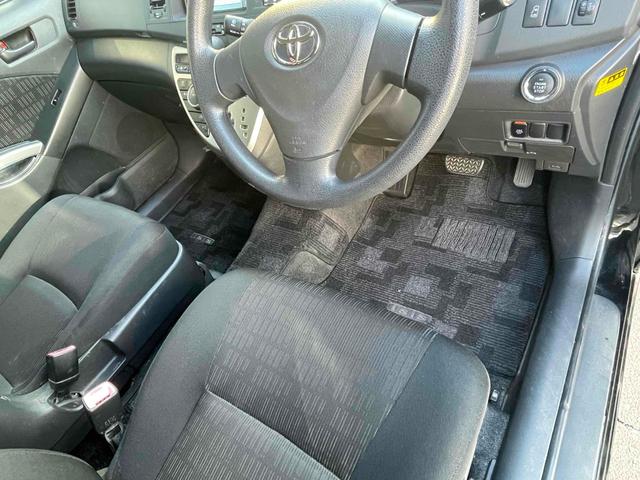 アイシス プラタナ　ＥＴＣ　バックカメラ　ナビ　両側スライド・片側電動　スマートキー　電動格納ミラー　３列シート　ウォークスルー　ＣＶＴ　アルミホイール　ミュージックプレイヤー接続可　盗難防止システム　衝突安全ボディ（43枚目）