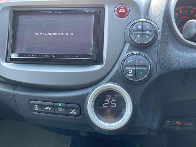 フィット X ETC オートクルーズコントロール スマートキー 電動格納ミラー シートヒーター CVT 盗難防止システム 衝突安全ボディ ABS CD エアコン パワーステアリング パワーウィンドウ(5枚目)