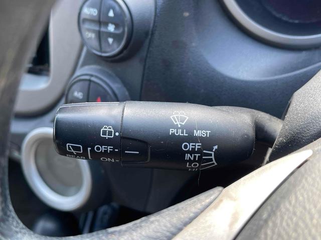 フィット X ETC オートクルーズコントロール スマートキー 電動格納ミラー シートヒーター CVT 盗難防止システム 衝突安全ボディ ABS CD エアコン パワーステアリング パワーウィンドウ(7枚目)