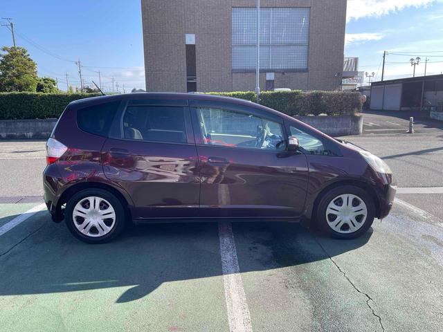 フィット X ETC オートクルーズコントロール スマートキー 電動格納ミラー シートヒーター CVT 盗難防止システム 衝突安全ボディ ABS CD エアコン パワーステアリング パワーウィンドウ(14枚目)