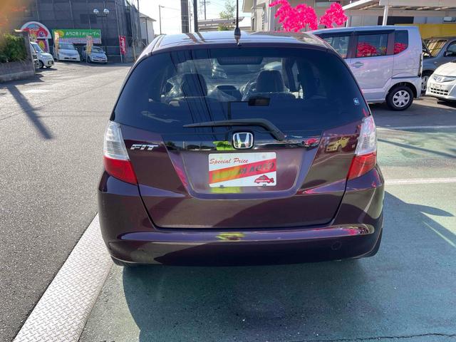 フィット X ETC オートクルーズコントロール スマートキー 電動格納ミラー シートヒーター CVT 盗難防止システム 衝突安全ボディ ABS CD エアコン パワーステアリング パワーウィンドウ(16枚目)