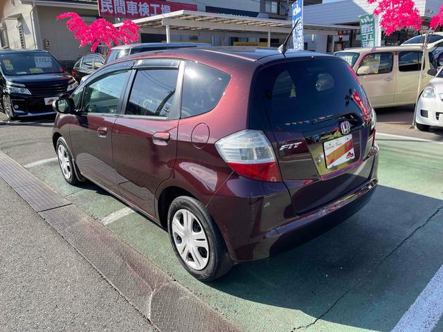 フィット X ETC オートクルーズコントロール スマートキー 電動格納ミラー シートヒーター CVT 盗難防止システム 衝突安全ボディ ABS CD エアコン パワーステアリング パワーウィンドウ(17枚目)