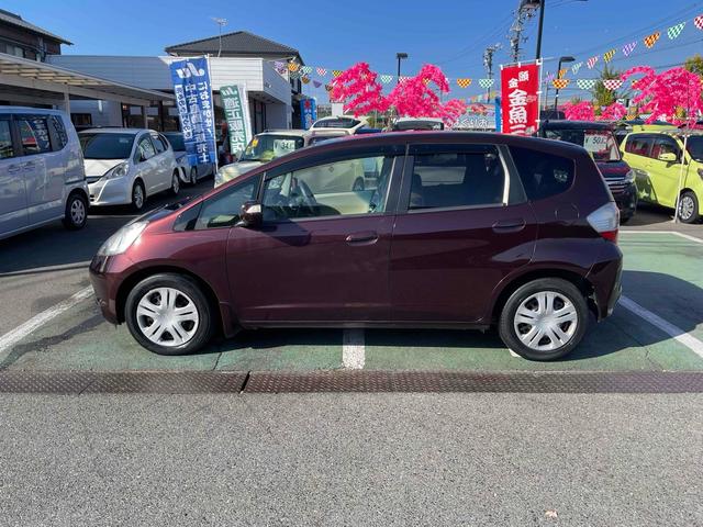 フィット X ETC オートクルーズコントロール スマートキー 電動格納ミラー シートヒーター CVT 盗難防止システム 衝突安全ボディ ABS CD エアコン パワーステアリング パワーウィンドウ(18枚目)