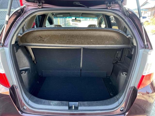 フィット X ETC オートクルーズコントロール スマートキー 電動格納ミラー シートヒーター CVT 盗難防止システム 衝突安全ボディ ABS CD エアコン パワーステアリング パワーウィンドウ(20枚目)