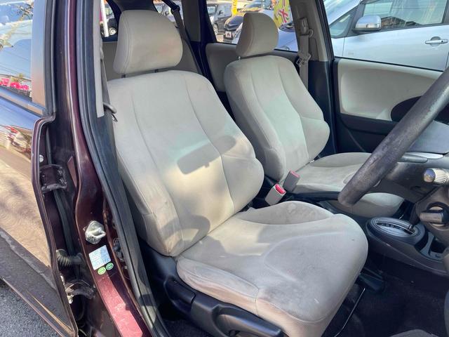 フィット X ETC オートクルーズコントロール スマートキー 電動格納ミラー シートヒーター CVT 盗難防止システム 衝突安全ボディ ABS CD エアコン パワーステアリング パワーウィンドウ(33枚目)
