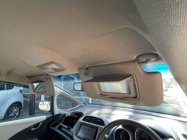 フィット X ETC オートクルーズコントロール スマートキー 電動格納ミラー シートヒーター CVT 盗難防止システム 衝突安全ボディ ABS CD エアコン パワーステアリング パワーウィンドウ(40枚目)