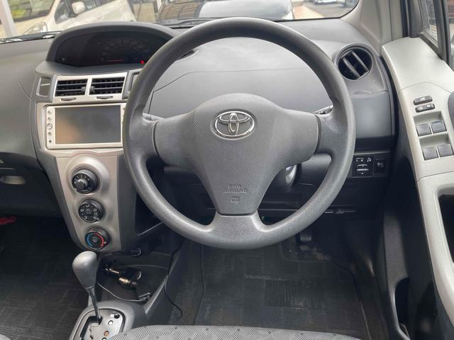 ヴィッツ Ｂ　Ｓエディション　ナビ　ＴＶ　キーレスエントリー　電動格納ミラー　ＣＶＴ　衝突安全ボディ　ＡＢＳ　ミュージックプレイヤー接続可　エアコン（4枚目）