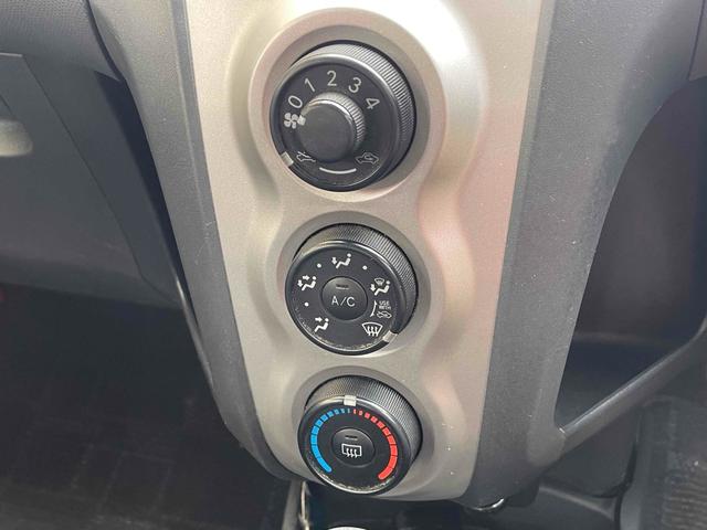 ヴィッツ Ｂ　Ｓエディション　ナビ　ＴＶ　キーレスエントリー　電動格納ミラー　ＣＶＴ　衝突安全ボディ　ＡＢＳ　ミュージックプレイヤー接続可　エアコン（7枚目）