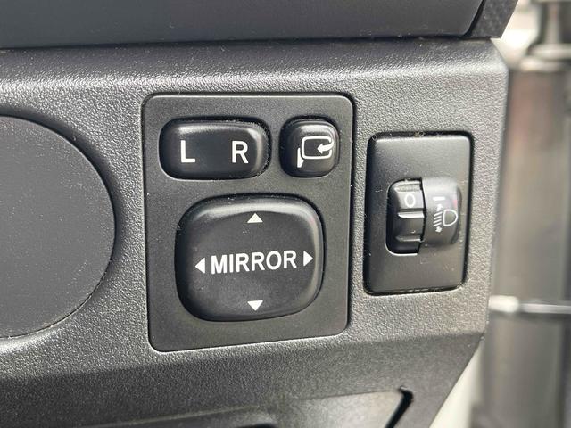 ヴィッツ Ｂ　Ｓエディション　ナビ　ＴＶ　キーレスエントリー　電動格納ミラー　ＣＶＴ　衝突安全ボディ　ＡＢＳ　ミュージックプレイヤー接続可　エアコン（10枚目）