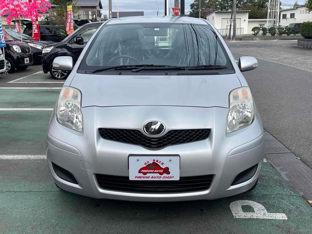 ヴィッツ Ｂ　Ｓエディション　ナビ　ＴＶ　キーレスエントリー　電動格納ミラー　ＣＶＴ　衝突安全ボディ　ＡＢＳ　ミュージックプレイヤー接続可　エアコン（12枚目）