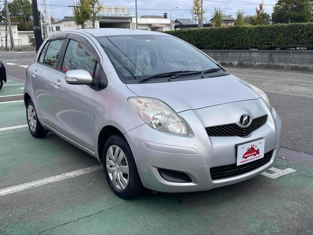 ヴィッツ Ｂ　Ｓエディション　ナビ　ＴＶ　キーレスエントリー　電動格納ミラー　ＣＶＴ　衝突安全ボディ　ＡＢＳ　ミュージックプレイヤー接続可　エアコン（13枚目）