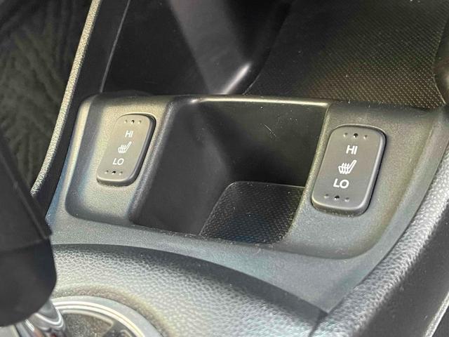 フィットハイブリッド ナビプレミアムセレクション　ハイブリッド　ＥＴＣ　バックカメラ　ナビ　ＴＶ　オートクルーズコントロール　オートライト　ＨＩＤ　スマートキー　アイドリングストップ　電動格納ミラー　シートヒーター　ＣＶＴ　盗難防止システム（38枚目）