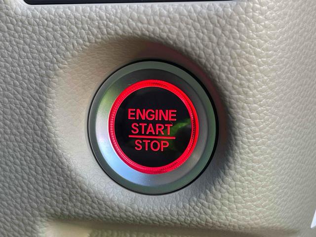 エンジン始動も楽チンです。イチイチ鍵を出す手間も無くなりますよ。