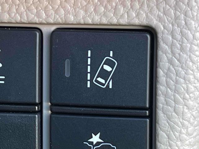 車線はみだしを知らせてくれる機能！レーンアシスト付！