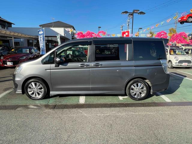 ステップワゴンスパーダ パワーエディション　ＥＴＣ　バックカメラ　ナビ　ＴＶ　両側電動スライドドア　ＨＩＤ　スマートキー　アイドリングストップ　電動格納ミラー　後席モニター　３列シート　ＣＶＴ　アルミホイール　盗難防止システム　衝突安全ボディ（16枚目）