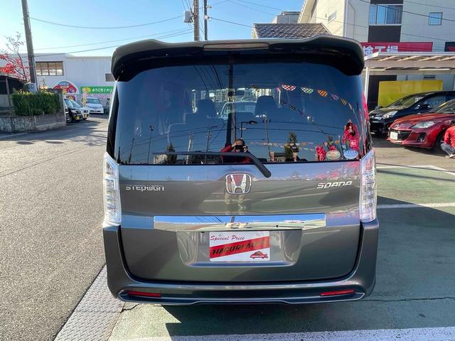 ステップワゴンスパーダ パワーエディション　ＥＴＣ　バックカメラ　ナビ　ＴＶ　両側電動スライドドア　ＨＩＤ　スマートキー　アイドリングストップ　電動格納ミラー　後席モニター　３列シート　ＣＶＴ　アルミホイール　盗難防止システム　衝突安全ボディ（18枚目）
