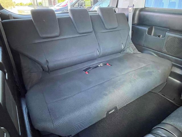 ステップワゴンスパーダ パワーエディション　ＥＴＣ　バックカメラ　ナビ　ＴＶ　両側電動スライドドア　ＨＩＤ　スマートキー　アイドリングストップ　電動格納ミラー　後席モニター　３列シート　ＣＶＴ　アルミホイール　盗難防止システム　衝突安全ボディ（31枚目）