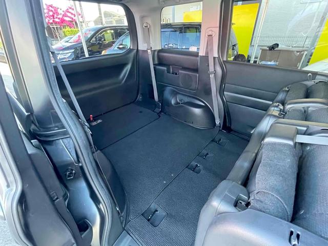 ステップワゴンスパーダ パワーエディション　ＥＴＣ　バックカメラ　ナビ　ＴＶ　両側電動スライドドア　ＨＩＤ　スマートキー　アイドリングストップ　電動格納ミラー　後席モニター　３列シート　ＣＶＴ　アルミホイール　盗難防止システム　衝突安全ボディ（32枚目）