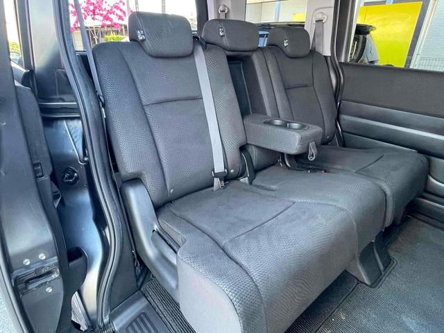 ステップワゴンスパーダ パワーエディション　ＥＴＣ　バックカメラ　ナビ　ＴＶ　両側電動スライドドア　ＨＩＤ　スマートキー　アイドリングストップ　電動格納ミラー　後席モニター　３列シート　ＣＶＴ　アルミホイール　盗難防止システム　衝突安全ボディ（33枚目）