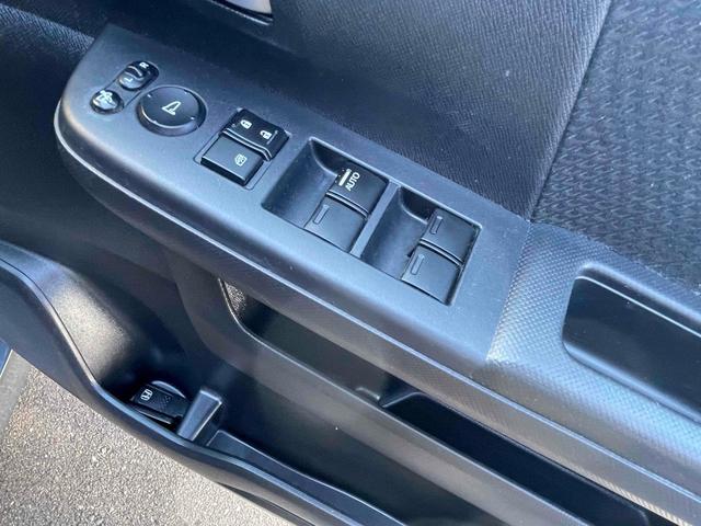 ステップワゴンスパーダ パワーエディション　ＥＴＣ　バックカメラ　ナビ　ＴＶ　両側電動スライドドア　ＨＩＤ　スマートキー　アイドリングストップ　電動格納ミラー　後席モニター　３列シート　ＣＶＴ　アルミホイール　盗難防止システム　衝突安全ボディ（40枚目）