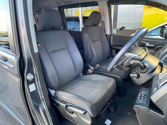 ステップワゴンスパーダ パワーエディション　ＥＴＣ　バックカメラ　ナビ　ＴＶ　両側電動スライドドア　ＨＩＤ　スマートキー　アイドリングストップ　電動格納ミラー　後席モニター　３列シート　ＣＶＴ　アルミホイール　盗難防止システム　衝突安全ボディ（43枚目）