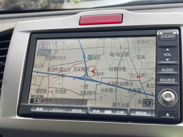 フリード Ｇ　ハイウェイエディション　ＥＴＣ　バックカメラ　ナビ　両側スライド・片側電動　ＨＩＤ　キーレスエントリー　電動格納ミラー　後席モニター　ウォークスルー　ＣＶＴ　衝突安全ボディ　ＡＢＳ　エアコン　パワーステアリング（5枚目）