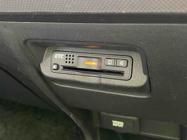 フリード Ｇ　ハイウェイエディション　ＥＴＣ　バックカメラ　ナビ　両側スライド・片側電動　ＨＩＤ　キーレスエントリー　電動格納ミラー　後席モニター　ウォークスルー　ＣＶＴ　衝突安全ボディ　ＡＢＳ　エアコン　パワーステアリング（8枚目）