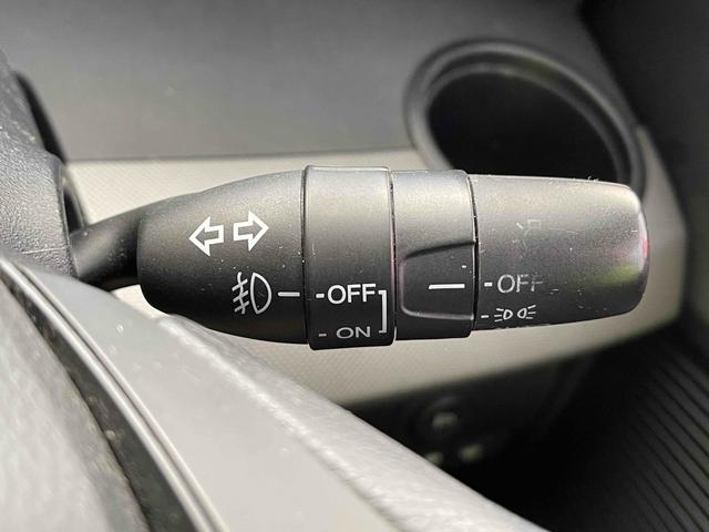 フリード Ｇ　ハイウェイエディション　ＥＴＣ　バックカメラ　ナビ　両側スライド・片側電動　ＨＩＤ　キーレスエントリー　電動格納ミラー　後席モニター　ウォークスルー　ＣＶＴ　衝突安全ボディ　ＡＢＳ　エアコン　パワーステアリング（10枚目）