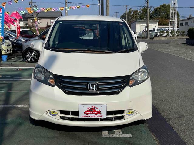 フリード Ｇ　ハイウェイエディション　ＥＴＣ　バックカメラ　ナビ　両側スライド・片側電動　ＨＩＤ　キーレスエントリー　電動格納ミラー　後席モニター　ウォークスルー　ＣＶＴ　衝突安全ボディ　ＡＢＳ　エアコン　パワーステアリング（12枚目）