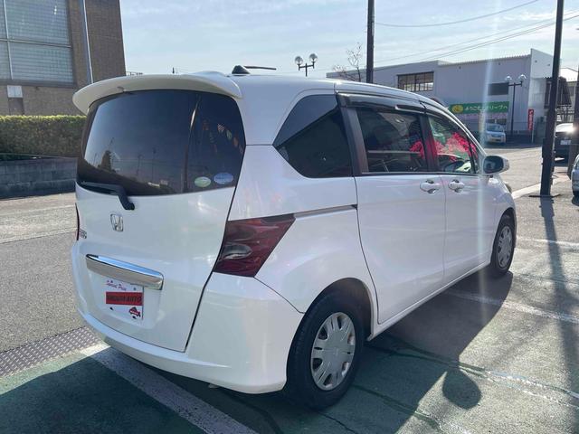 フリード Ｇ　ハイウェイエディション　ＥＴＣ　バックカメラ　ナビ　両側スライド・片側電動　ＨＩＤ　キーレスエントリー　電動格納ミラー　後席モニター　ウォークスルー　ＣＶＴ　衝突安全ボディ　ＡＢＳ　エアコン　パワーステアリング（15枚目）