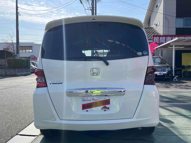 フリード Ｇ　ハイウェイエディション　ＥＴＣ　バックカメラ　ナビ　両側スライド・片側電動　ＨＩＤ　キーレスエントリー　電動格納ミラー　後席モニター　ウォークスルー　ＣＶＴ　衝突安全ボディ　ＡＢＳ　エアコン　パワーステアリング（16枚目）