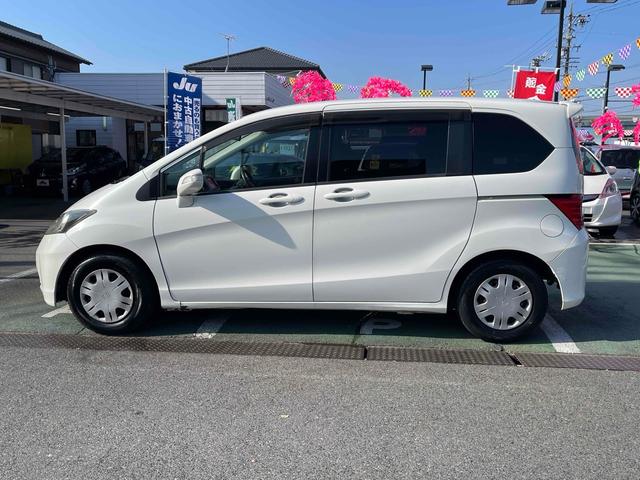 フリード Ｇ　ハイウェイエディション　ＥＴＣ　バックカメラ　ナビ　両側スライド・片側電動　ＨＩＤ　キーレスエントリー　電動格納ミラー　後席モニター　ウォークスルー　ＣＶＴ　衝突安全ボディ　ＡＢＳ　エアコン　パワーステアリング（18枚目）