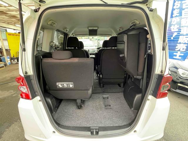 フリード Ｇ　ハイウェイエディション　ＥＴＣ　バックカメラ　ナビ　両側スライド・片側電動　ＨＩＤ　キーレスエントリー　電動格納ミラー　後席モニター　ウォークスルー　ＣＶＴ　衝突安全ボディ　ＡＢＳ　エアコン　パワーステアリング（28枚目）