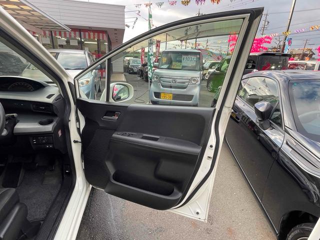 フリード Ｇ　ハイウェイエディション　ＥＴＣ　バックカメラ　ナビ　両側スライド・片側電動　ＨＩＤ　キーレスエントリー　電動格納ミラー　後席モニター　ウォークスルー　ＣＶＴ　衝突安全ボディ　ＡＢＳ　エアコン　パワーステアリング（35枚目）