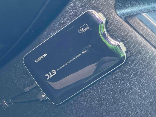 プレマシー 20CS ETC バックカメラ ナビ TV 両側スライド・片側電動 電動格納ミラー 3列シート AT CD DVD再生 USB Bluetooth 衝突安全ボディ ABS エアコン パワーステアリング(8枚目)