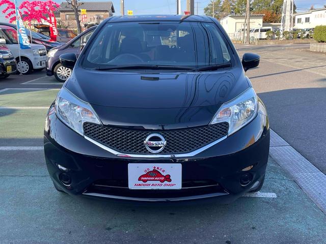 ノート Ｘ　ＤＩＧ－Ｓ　ＥＴＣ　バックカメラ　ナビ　ＴＶ　レーンアシスト　オートライト　スマートキー　アイドリングストップ　電動格納ミラー　ＣＶＴ　盗難防止システム　衝突安全ボディ　ＡＢＳ　ＥＳＣ　ＣＤ　ＤＶＤ再生　ＵＳＢ（13枚目）