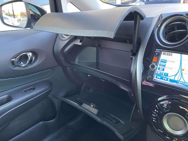 ノート Ｘ　ＤＩＧ－Ｓ　ＥＴＣ　バックカメラ　ナビ　ＴＶ　レーンアシスト　オートライト　スマートキー　アイドリングストップ　電動格納ミラー　ＣＶＴ　盗難防止システム　衝突安全ボディ　ＡＢＳ　ＥＳＣ　ＣＤ　ＤＶＤ再生　ＵＳＢ（47枚目）