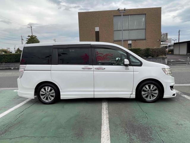 ステップワゴンスパーダ Z インターナビセレクション ETC バックカメラ ナビ オートクルーズコントロール 両側電動スライドドア オートライト HID スマートキー アイドリングストップ 3列シート CVT アルミホイール CD DVD再生(14枚目)