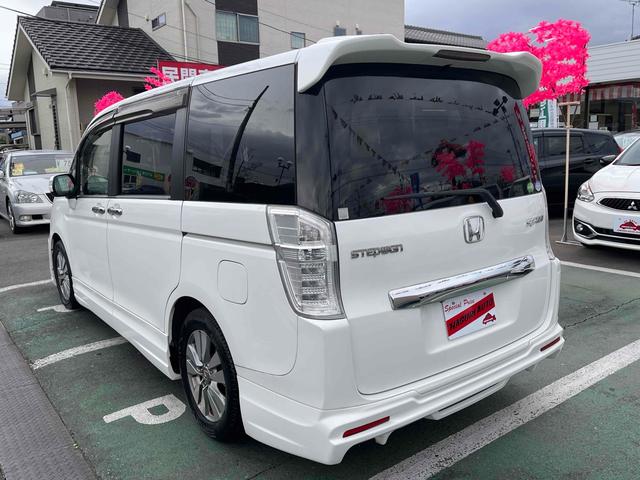 ステップワゴンスパーダ Z インターナビセレクション ETC バックカメラ ナビ オートクルーズコントロール 両側電動スライドドア オートライト HID スマートキー アイドリングストップ 3列シート CVT アルミホイール CD DVD再生(17枚目)